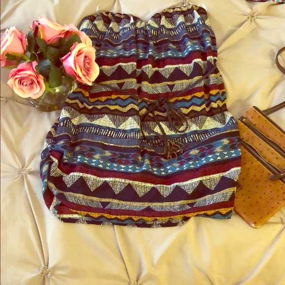 Trac Tops - Strapless Patterned Top